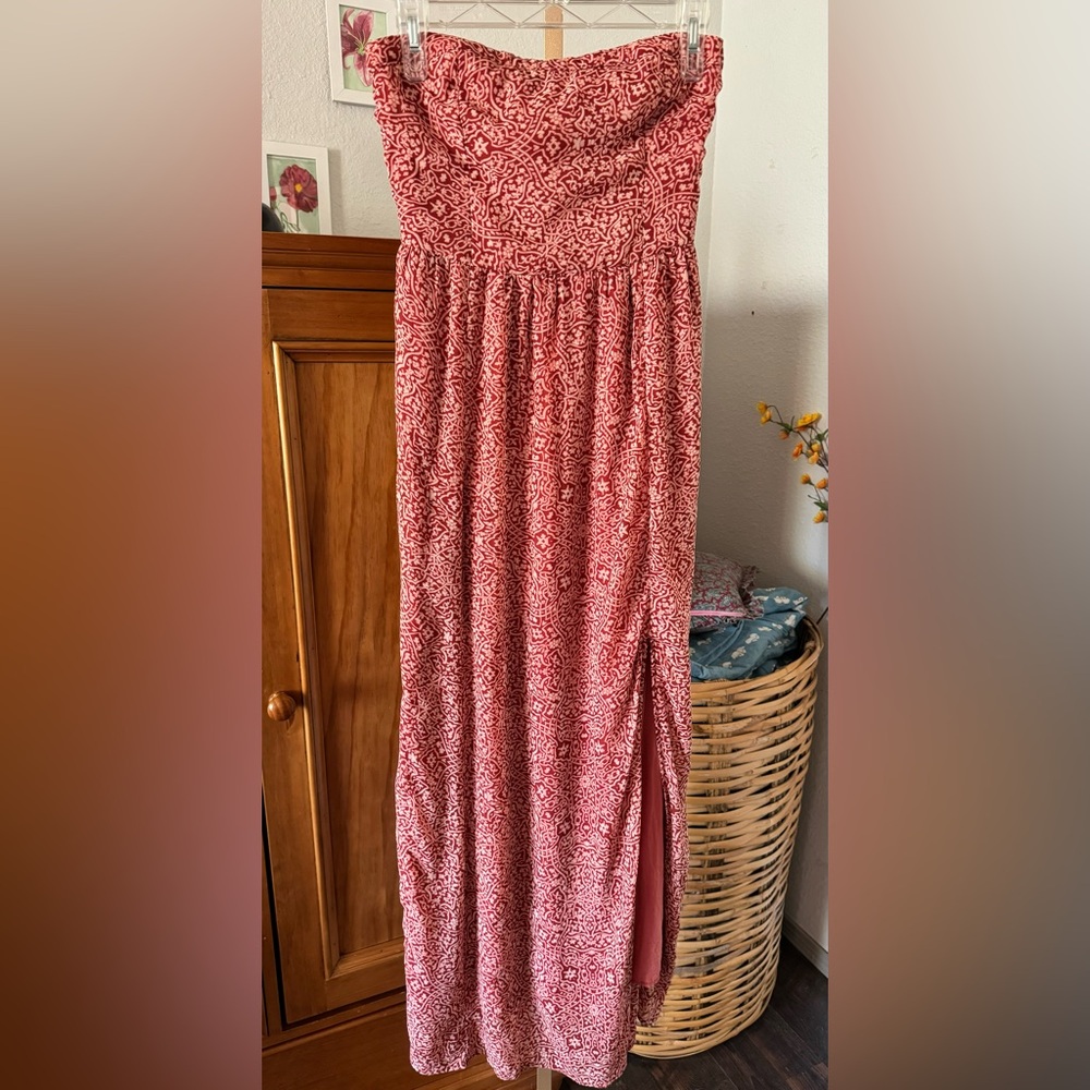 Hollister Smocked Back Strapless Brick Red/Cream Patterned Maxi Dress Size Small